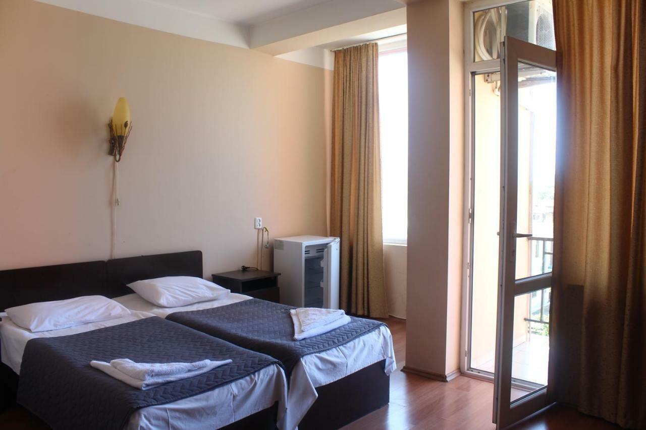 Eleganti Hotel Батуми Екстериор снимка