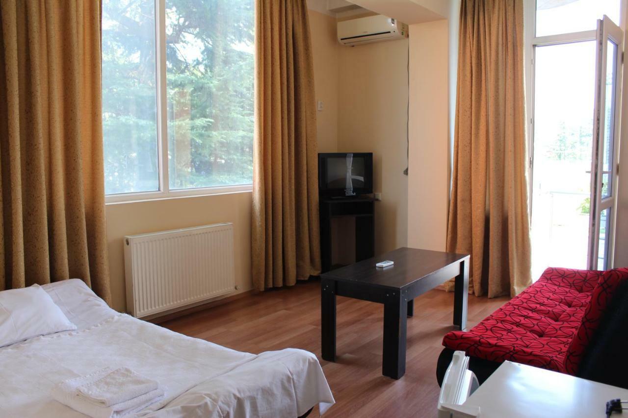 Eleganti Hotel Батуми Екстериор снимка